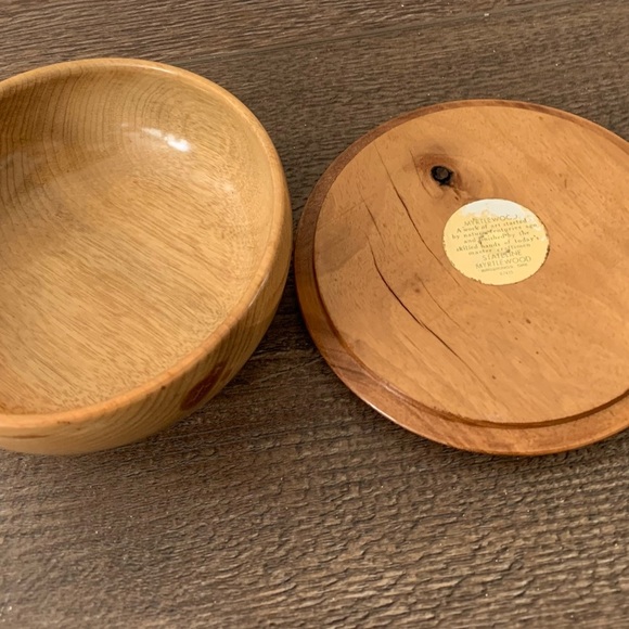 Myrtlewood box - Picture 3 of 8